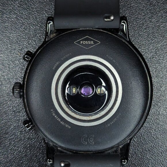 Fossil Carlyle HR Smartwatch [1.5in screen] - Picture 3 of 5